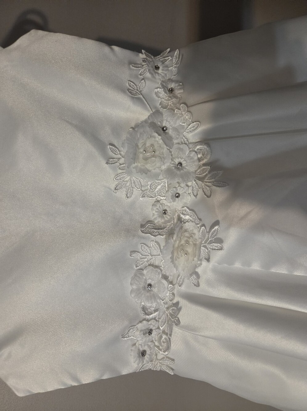 White Satin High Low Tulle Girls' Dress With Flowered Embelished Waist. Sz 8 - Picture 4 of 11